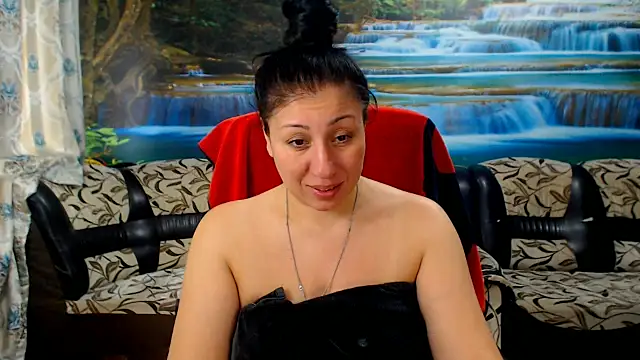 MoistMady online show from April 11, 11:03 am