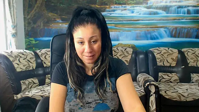 MoistMady online show from October 14, 6:16 am