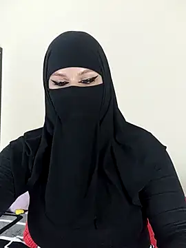 evelyn  salah online show from June 23, 10:52 pm