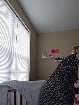 AmethystFoxx online show from June 10, 6:17 pm