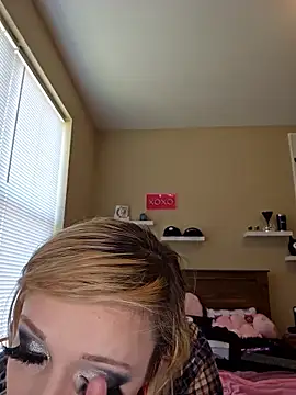 AmethystFoxx online show from June 6, 6:58 pm