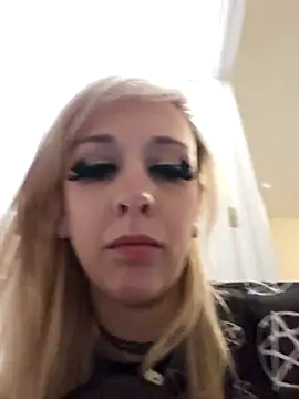 AmethystFoxx online show from January 14, 10:48 pm