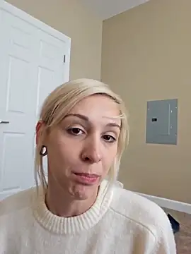 Snapshot of AmethystFoxx chatting on October 13, 5:59 pm AmethystFoxx online show from October 13, 5:59 pm