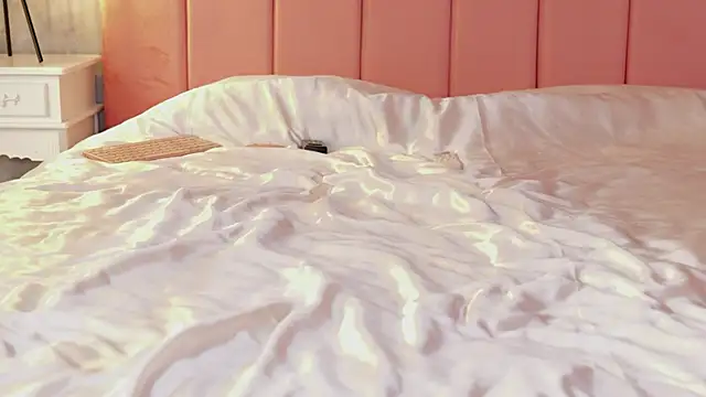 alisonita  online show from November 12, 8:45 am