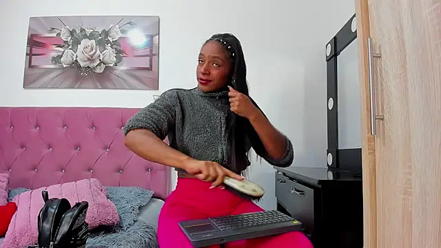 sharon hill online show from June 18, 1:40 am