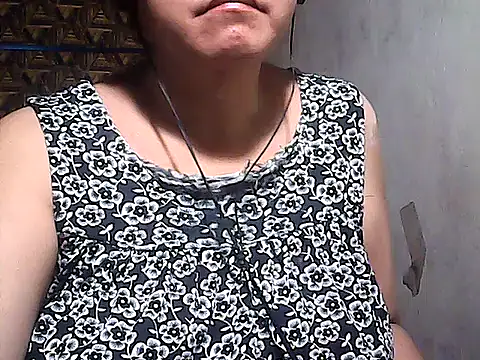 sweetsosie18 online show from January 11, 6:24 pm