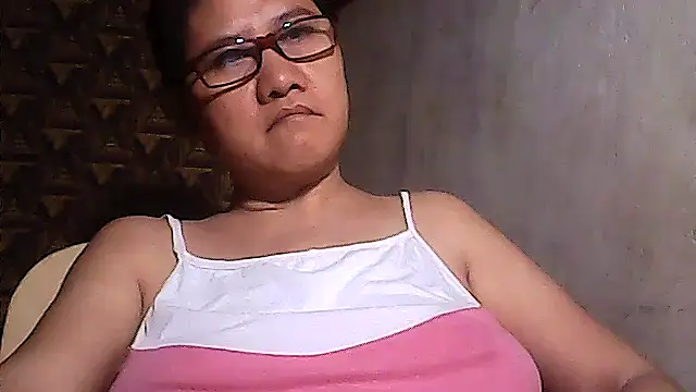 sweetsosie18 online show from May 1, 9:07 pm