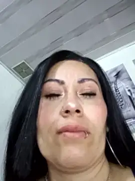 Tania mature online show from April 28, 5:39 pm