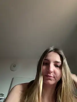 DoriDeluxe66 online show from March 5, 2:46 pm