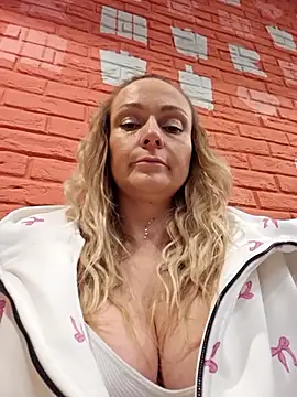 Bondgirl 013 online show from December 19, 2:53 pm