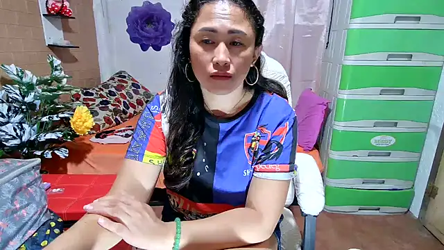 Ugly Filipina online show from July 12, 9:37 pm