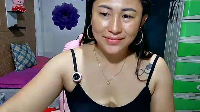 Ugly Filipina online show from March 13, 11:39 pm