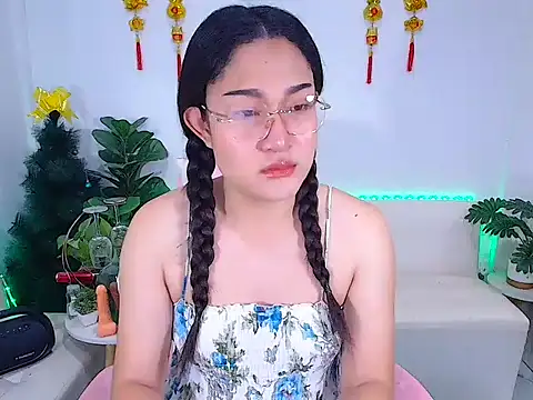 plysaithailand online show from February 4, 9:29 pm