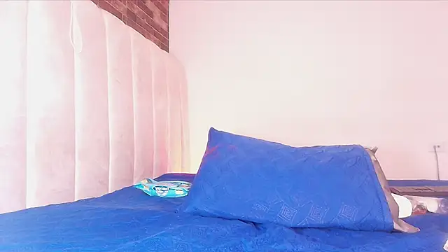  ebony-queen  online show from July 25, 3:24 am