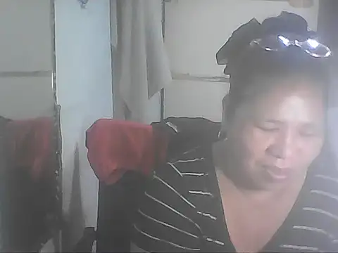 Snapshot of hotwet_mama4uxx chatting on October 12, 11:29 pm hotwet mama4uxx online show from October 12, 11:29 pm