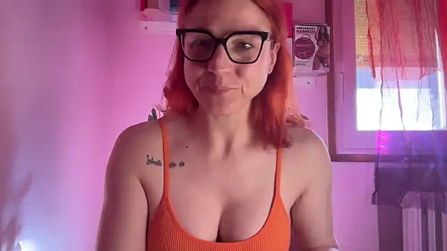 Nikky Divine online show from May 1, 6:16 am