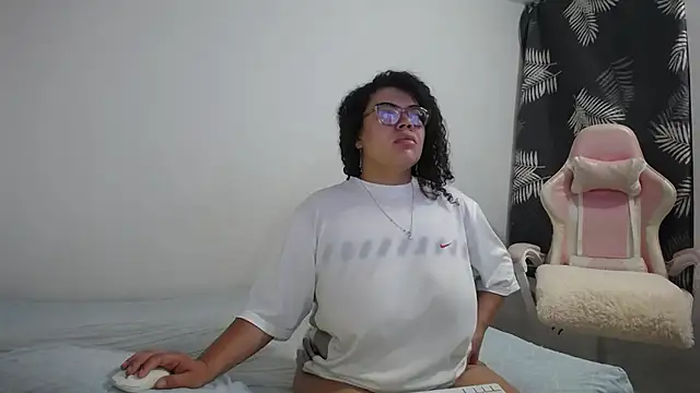 Snapshot of mabigomez00 chatting on October 15, 9:34 am mabigomez00 online show from October 15, 9:34 am
