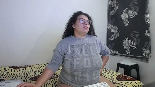 mabigomez00 online show from July 26, 10:34 am