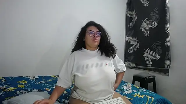 mabigomez00 online show from June 14, 9:42 am