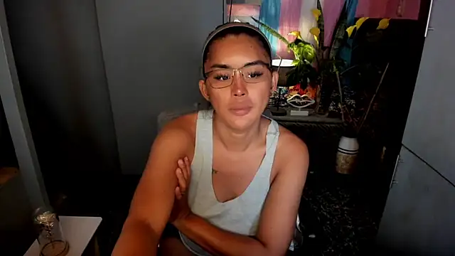 QuiinMollyXxX online show from March 8, 2:04 am