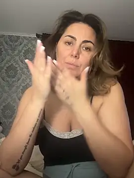 Emma roqueen online show from May 11, 9:45 pm