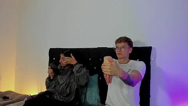 A sexy couple   online show from November 12, 8:40 pm