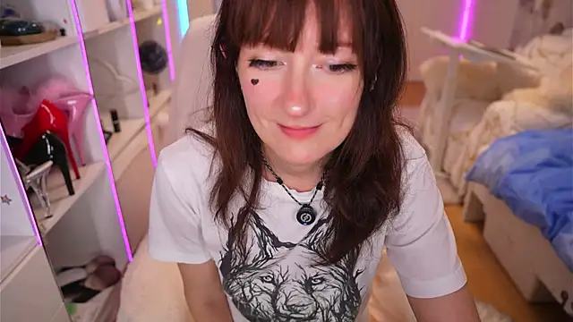 Cissy Glitter online show from May 9, 6:32 pm