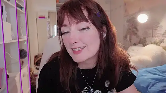 Cissy Glitter online show from June 13, 7:33 pm