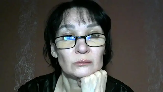 PrettyAndWild online show from January 17, 2:35 pm