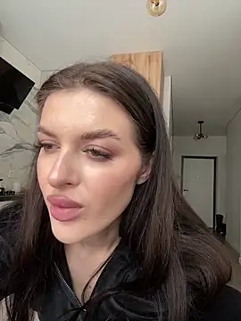 little belucci online show from February 22, 2:07 pm