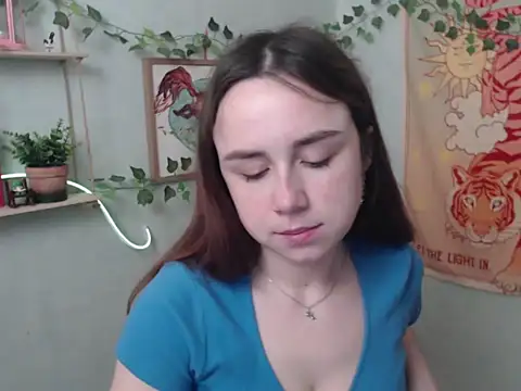 VeryVeryVeryShy  online show from April 28, 5:33 am