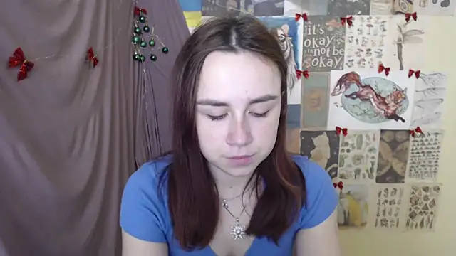 VeryVeryVeryShy  online show from December 15, 6:51 am