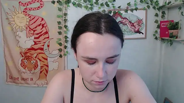 VeryVeryVeryShy  online show from July 15, 10:31 am