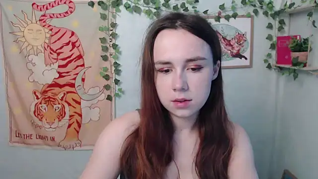 VeryVeryVeryShy  online show from July 13, 5:52 am