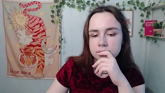 VeryVeryVeryShy  online show from June 6, 7:03 am