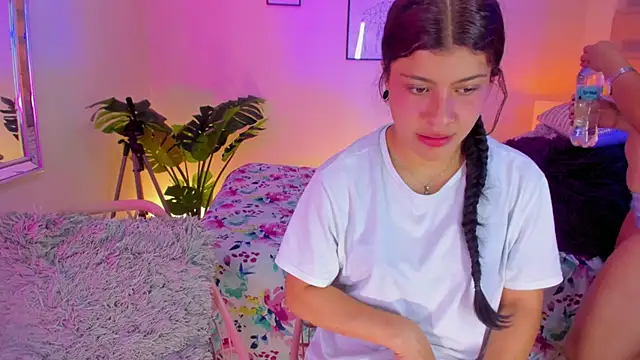 Snapshot of little_antonela chatting on September 8, 3:11 pm little antonela online show from September 8, 3:11 pm
