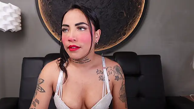 miss vaiolette online show from July 28, 11:08 am