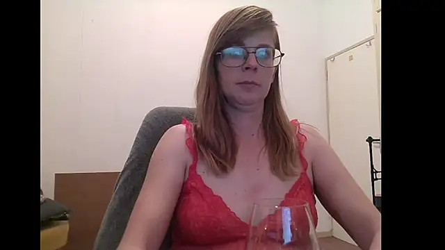 SavannaGirly online show from June 15, 5:35 pm