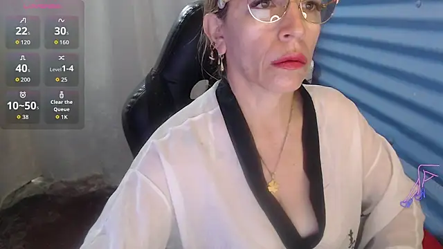 Chayla Ruiz online show from June 11, 12:46 pm
