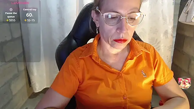 Chayla Ruiz online show from March 16, 9:41 pm