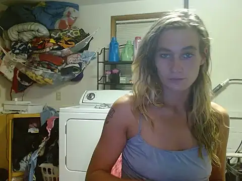 missymilf online show from October 17, 3:32 am