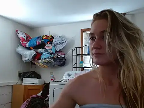 missymilf online show from September 16, 2:36 pm