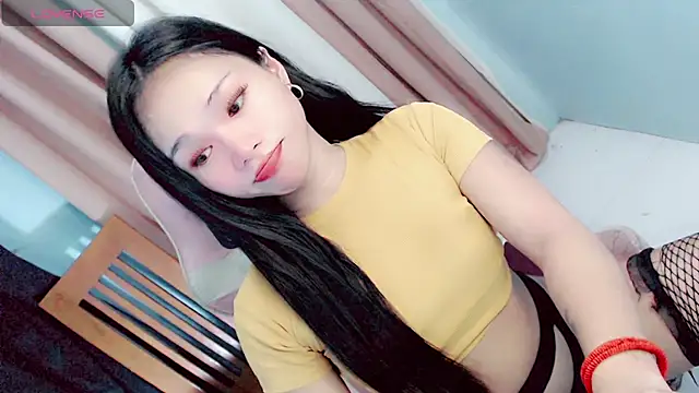 kylamooree online show from May 22, 11:30 am
