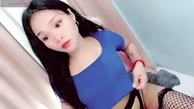 kylamooree online show from May 23, 1:20 pm