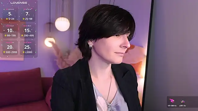 LorenDaze online show from June 19, 2:09 pm