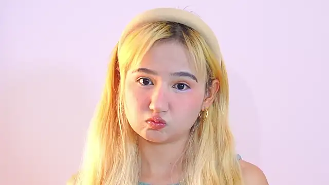 Pinkie Princes online show from January 16, 2:40 am