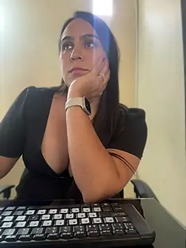 kendall 52 online show from April 28, 4:00 pm