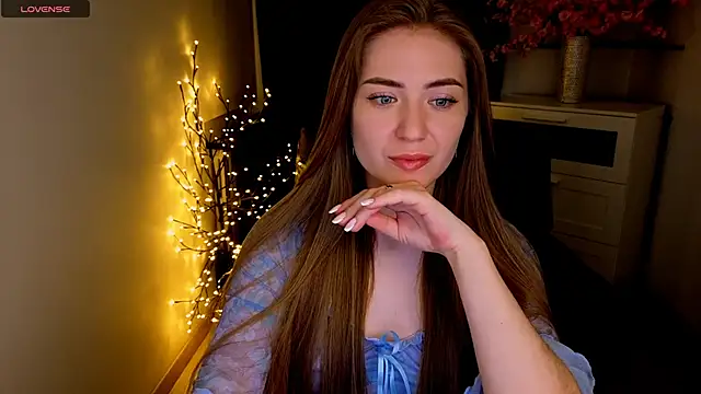 Adelyna Bird online show from April 30, 6:51 am