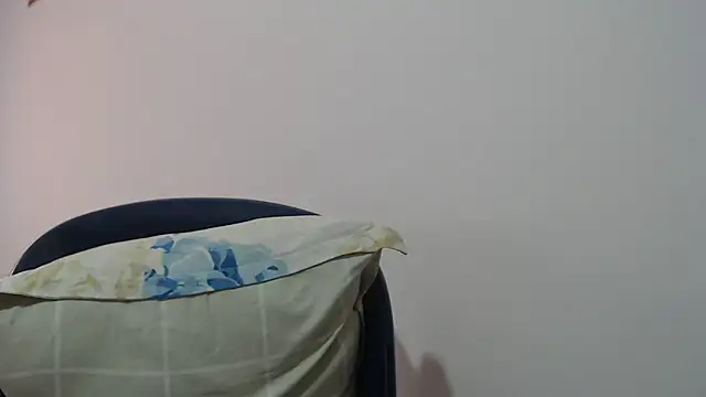 andreaisis2 online show from December 16, 8:04 pm