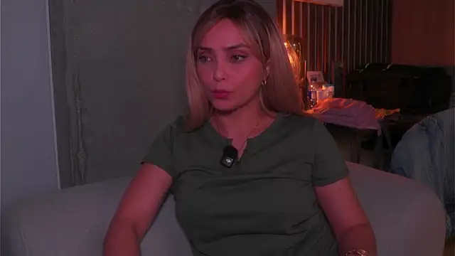 annie22love online show from February 25, 11:14 pm